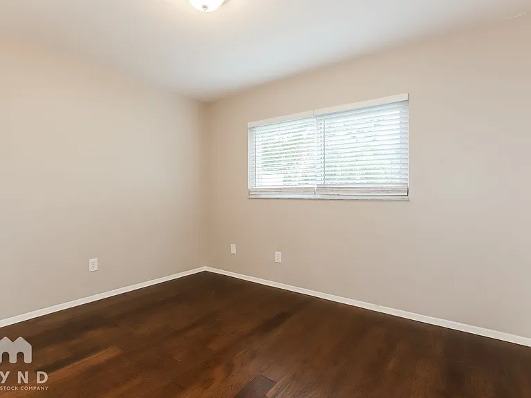 305 Silver Hill Dr — Photo 11