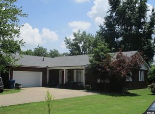 410 W 6th St, Benton, IL 62812