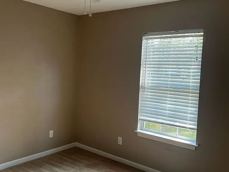 124 Huntington Dr — Photo 8