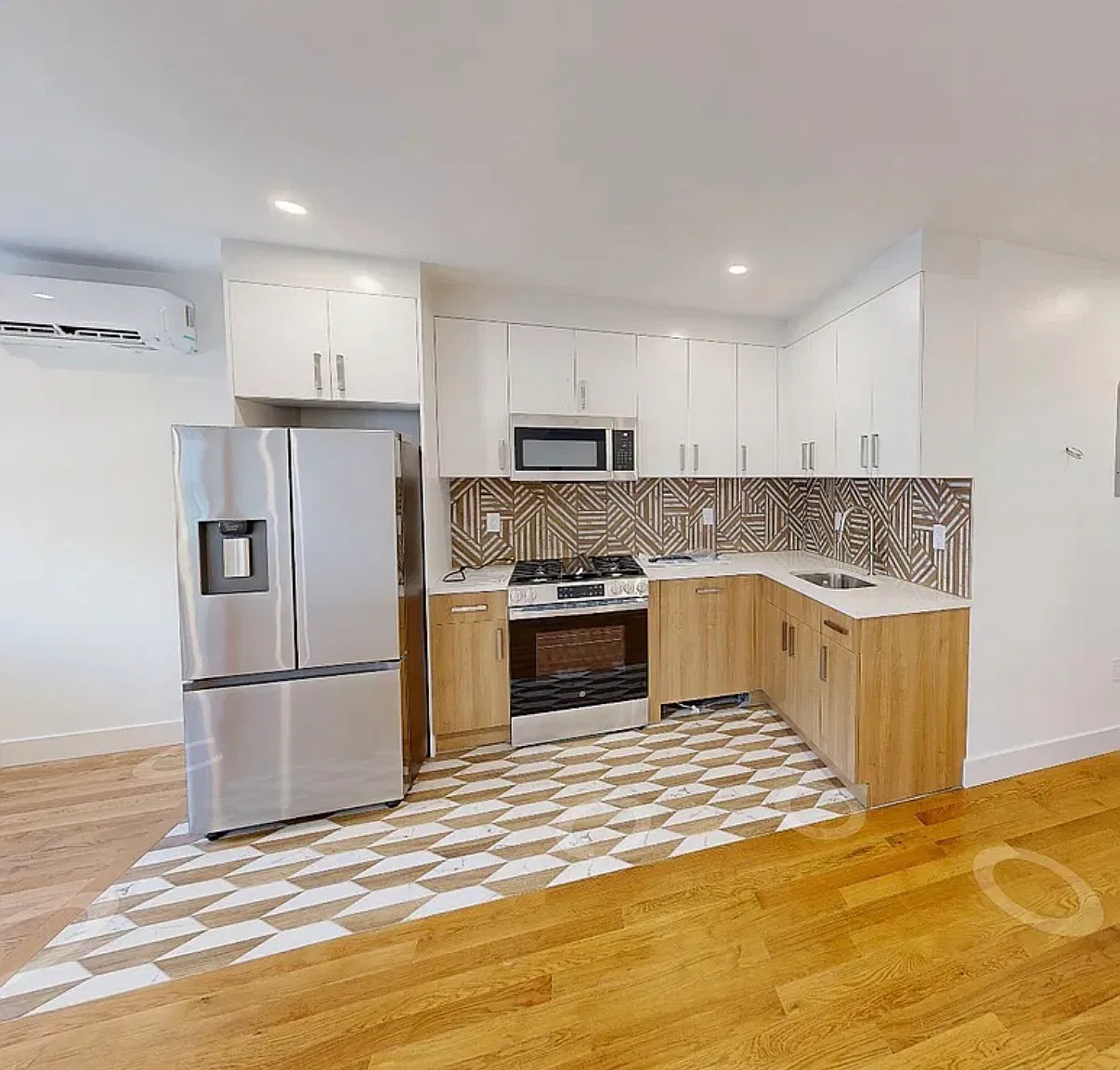 982 East 106th Street — Photo 1