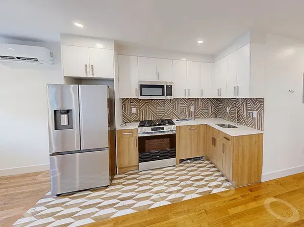 982 East 106th Street image 1 of 10