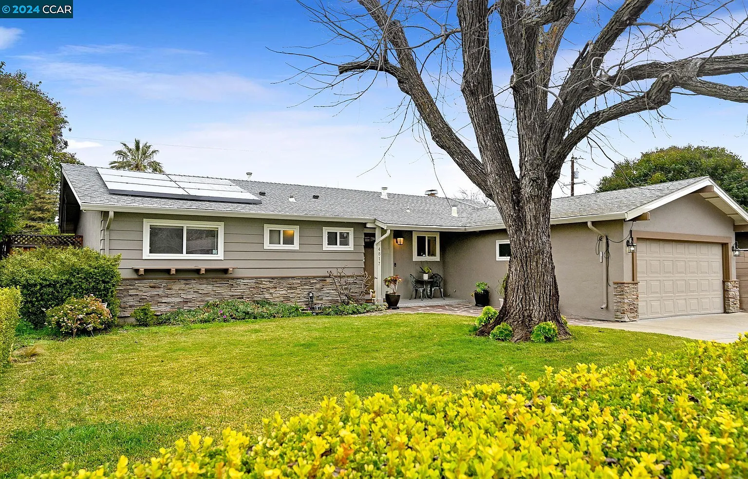 4817 Cherokee Dr photo 1