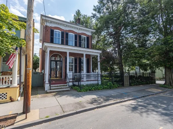 35 Perry St, Lambertville City, NJ 08530