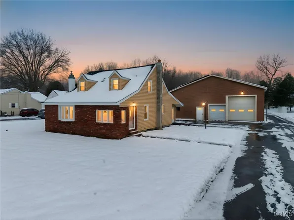 4101 Elmcrest Rd, Liverpool, NY 13090