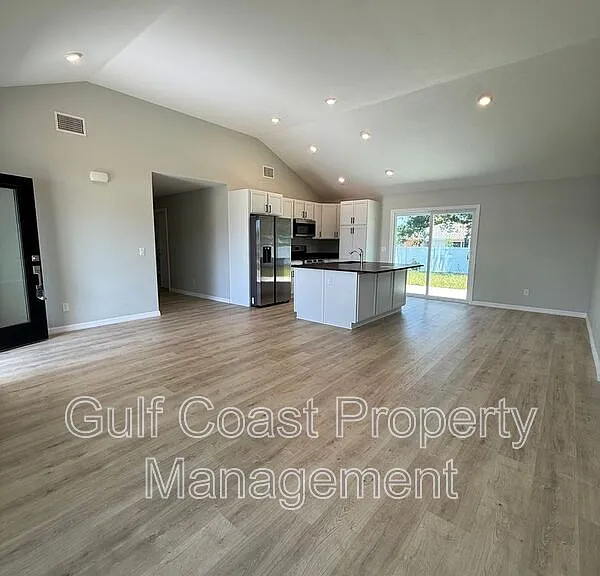 3294 W Price Blvd — Photo 7
