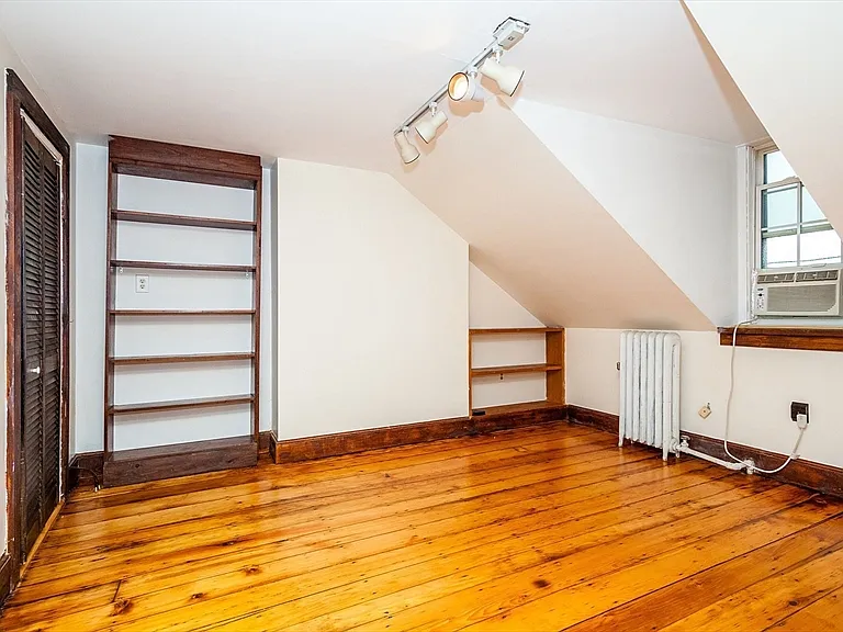 31 Myrtle St #4 — Photo 7