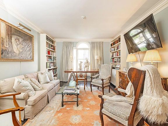 4th image of 2525 Peachtree Rd NE APT 25