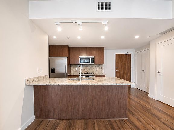 4th image of 8688 Hazelbridge Way #812