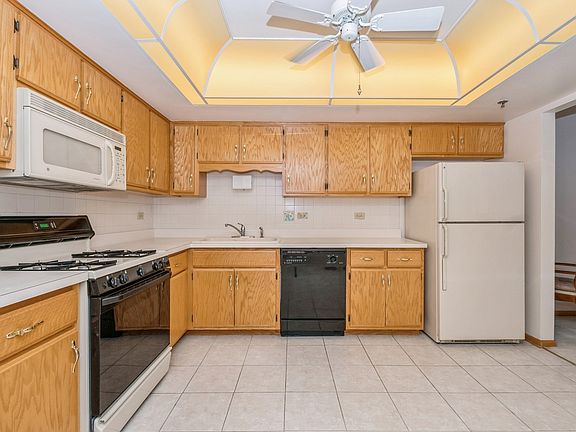 4th image of 9004 Del Prado Dr APT 1S
