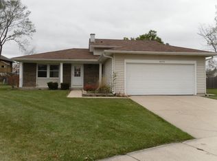 4070 Fir Ct, Hoffman Estates, IL 60192