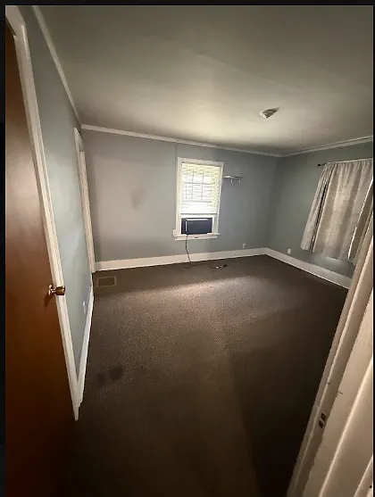 207 West Everett Street - Upstairs — Photo 3