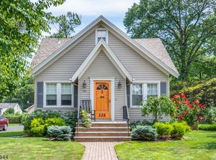 225 Retford Ave, Cranford, NJ 07016