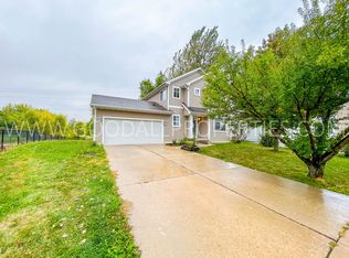 990 SE Bobwhite Ln, Waukee, IA 50263