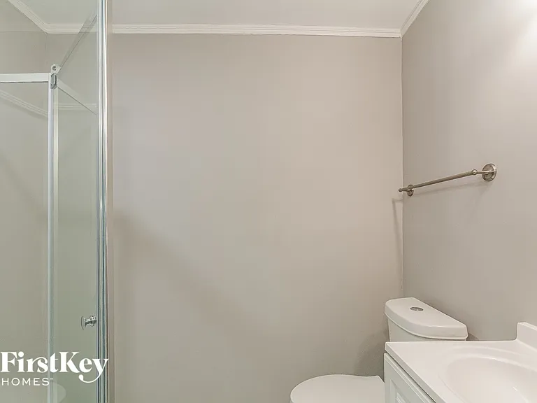 401 Sparella St — Photo 14