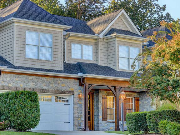 3rd image of 300 Sunny Springs Ln