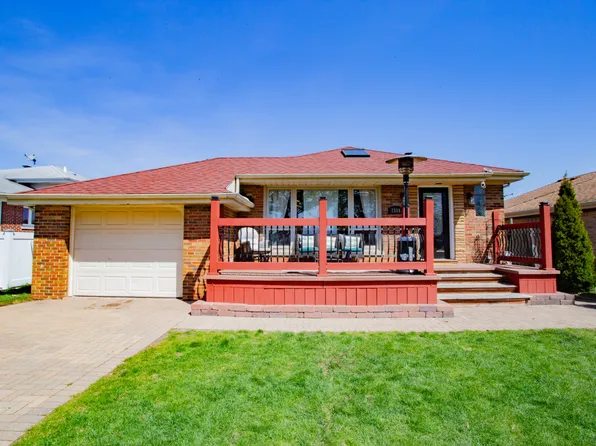 7558 W Palatine Ave, Chicago, IL 60631