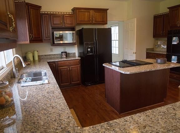 4th image of 9700 Manassas Dr