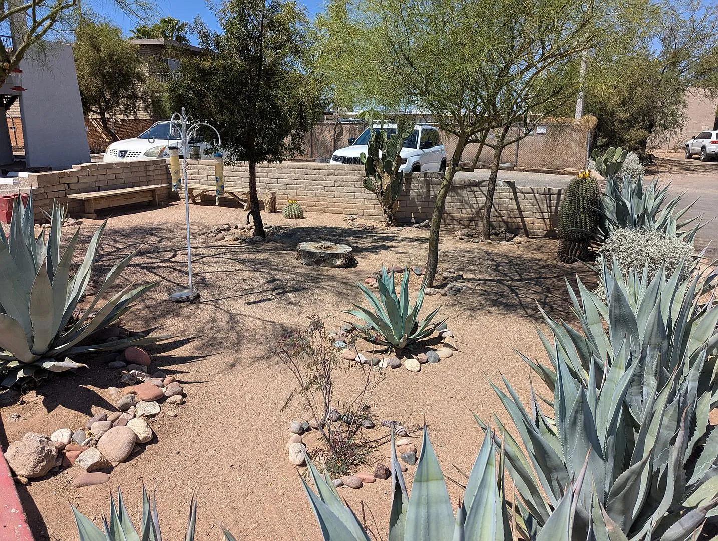 ** Two (2) Months Free ** Junior Suite Apartment Home Nestled In A Secluded Neighborhood With Bea... — Photo 2