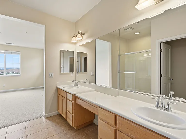 5206 Fioli Loop — Photo 18