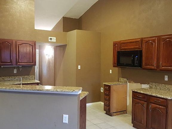 4th image of 1001 W Spring Creek Pkwy