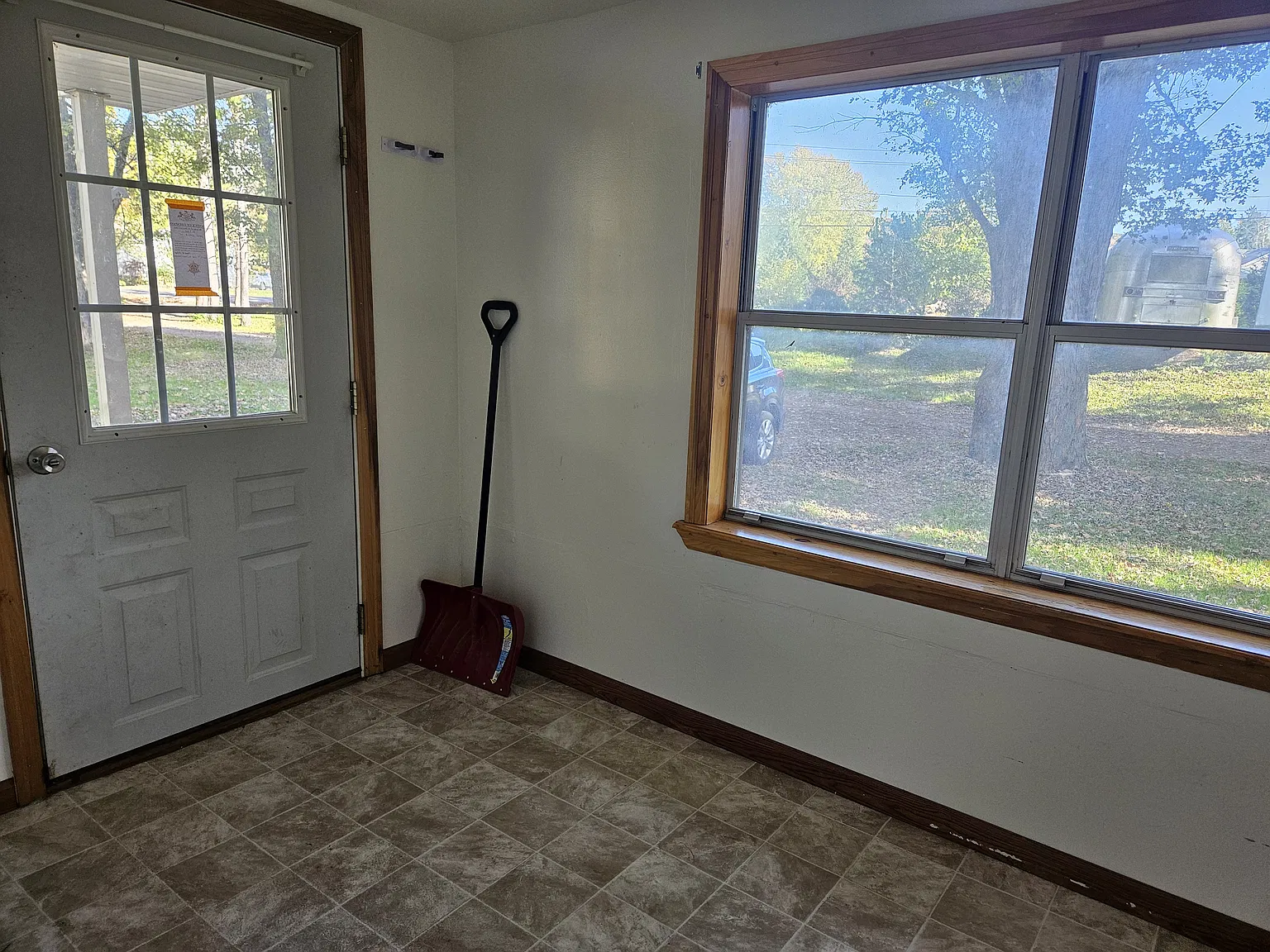 3 bed, 1041 sqft, $1,250 — Photo 3
