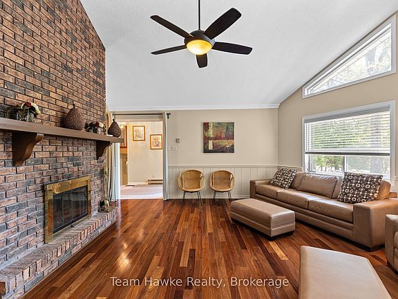 3rd image of 2253 Tiny Beaches Rd S
