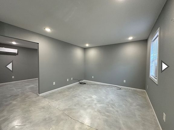 2nd image of 108 Evergreen Pl