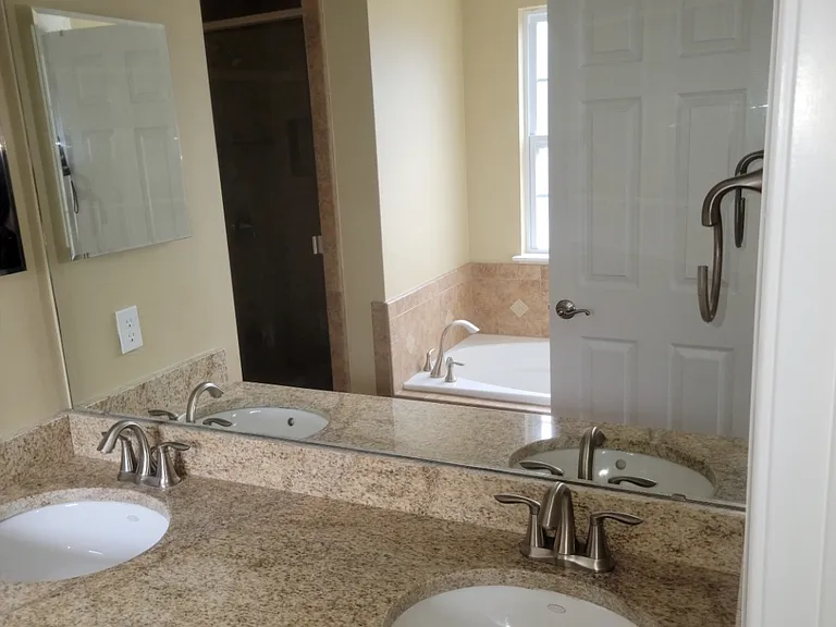 2325 Keith St — Photo 13