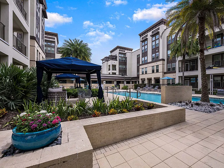 Nine12 Gateway Apartments — Photo 31