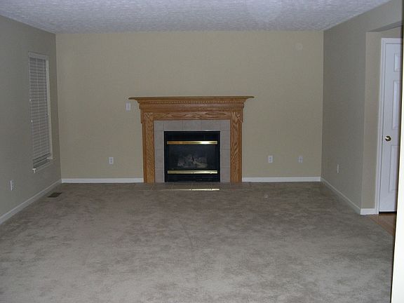 4th image of 90 Brittony Woods Dr