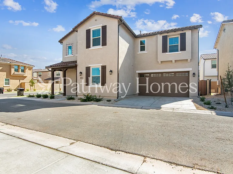 9915 E Tiburon Ave — Photo 2