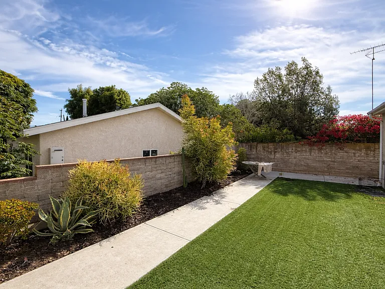 5223 E Falls View Dr — Photo 6