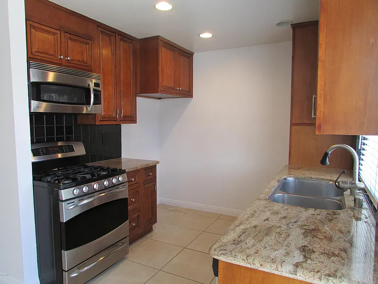 5339 Heather St — Photo 7
