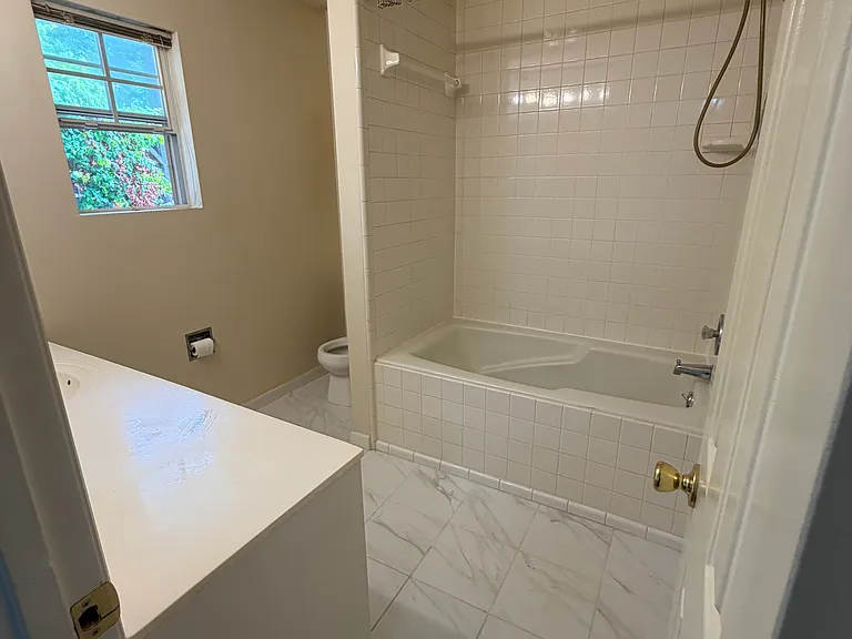 318 Hidden Valley Rd — Photo 6