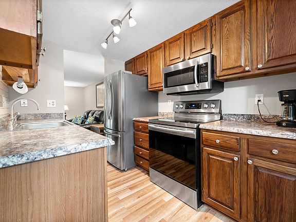 2nd image of 1108 Piscassic St