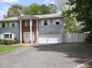 369 Gibbs Pond Rd, Nesconset, NY 11767