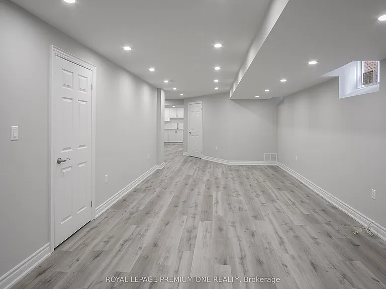 76 Birkett Way #BASEMENT — Photo 10