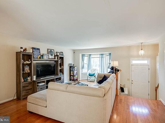 5th image of 311 Stafford Glen Ct