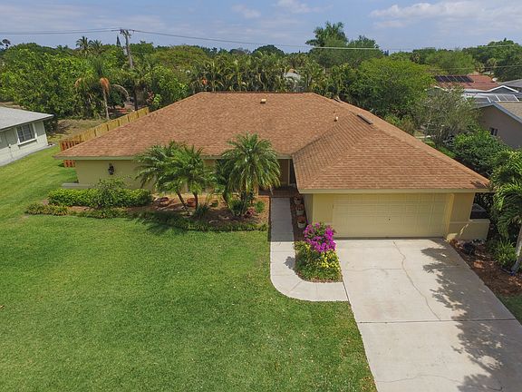 2nd image of 1339 Oaklawn Ct