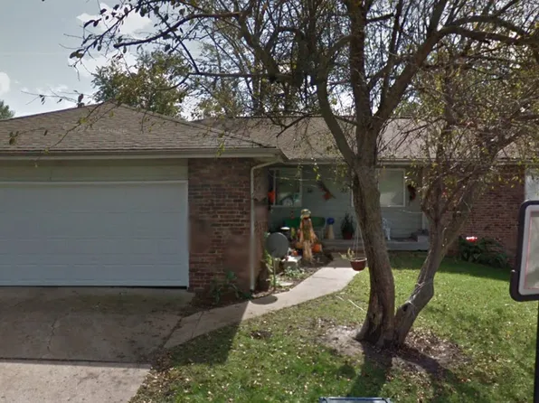 30 Sundowner Ln, Springfield, IL 62711