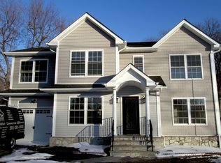 51 Chestnut St, Dumont, NJ 07628