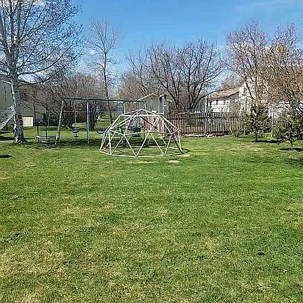 3rd image of 407 Pearl Dr