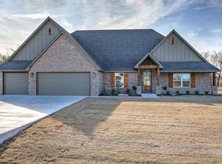 15460 E Taylor Ln, Claremore, OK 74017