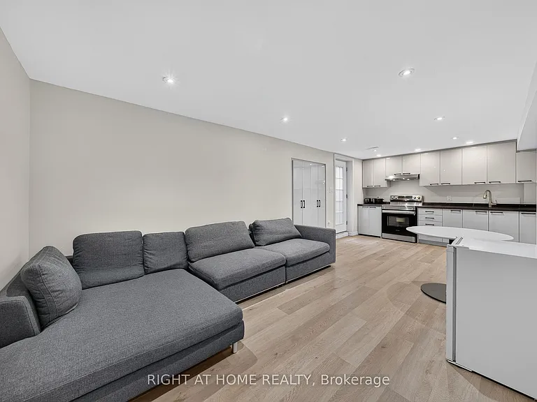 2085 Golden Briar Trl #2083 — Photo 4