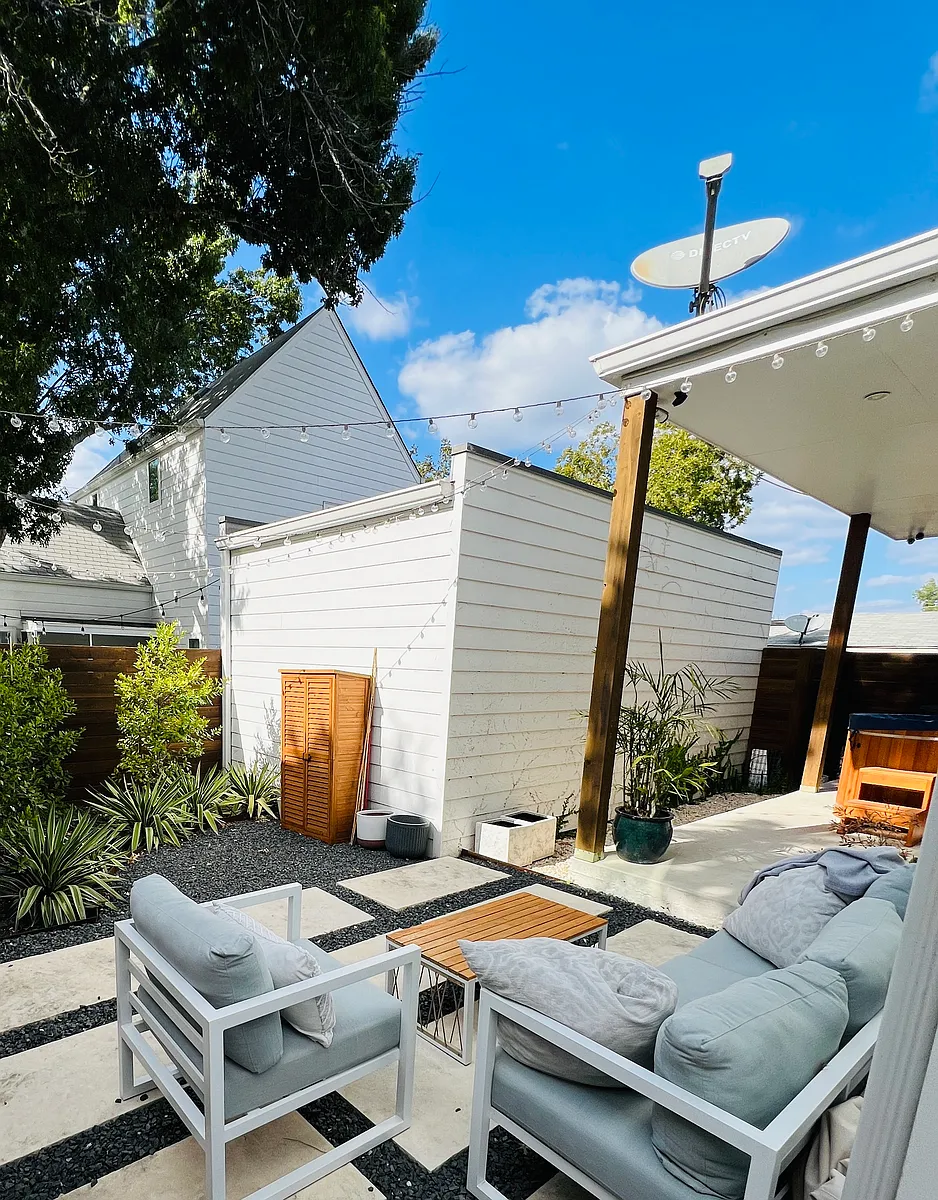 Back patio seating area - 3604 Marcae Ct