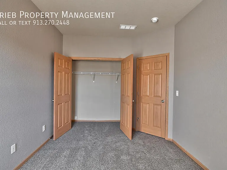 803 Woodson Ct — Photo 8