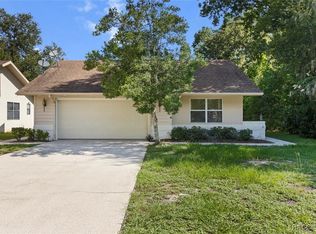2 Woodmill Ct, Homosassa, FL 34446