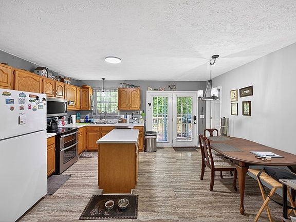 4th image of 1943 Birch Cir