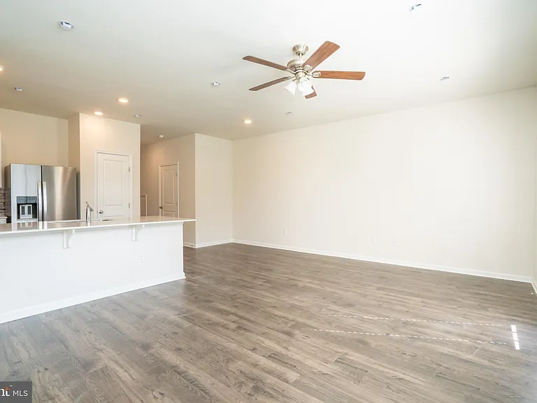 172 Mazzeo Dr — Photo 5