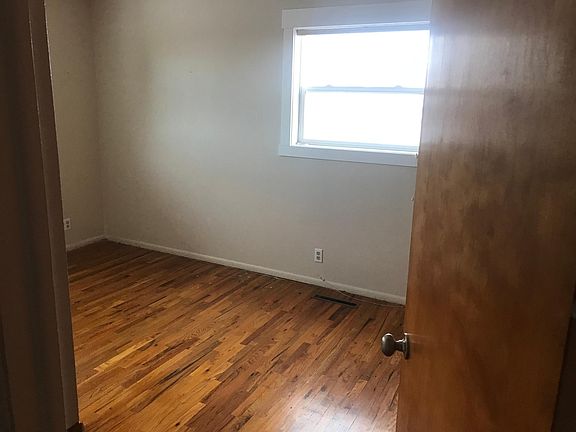 Upstairs Main Bedroom